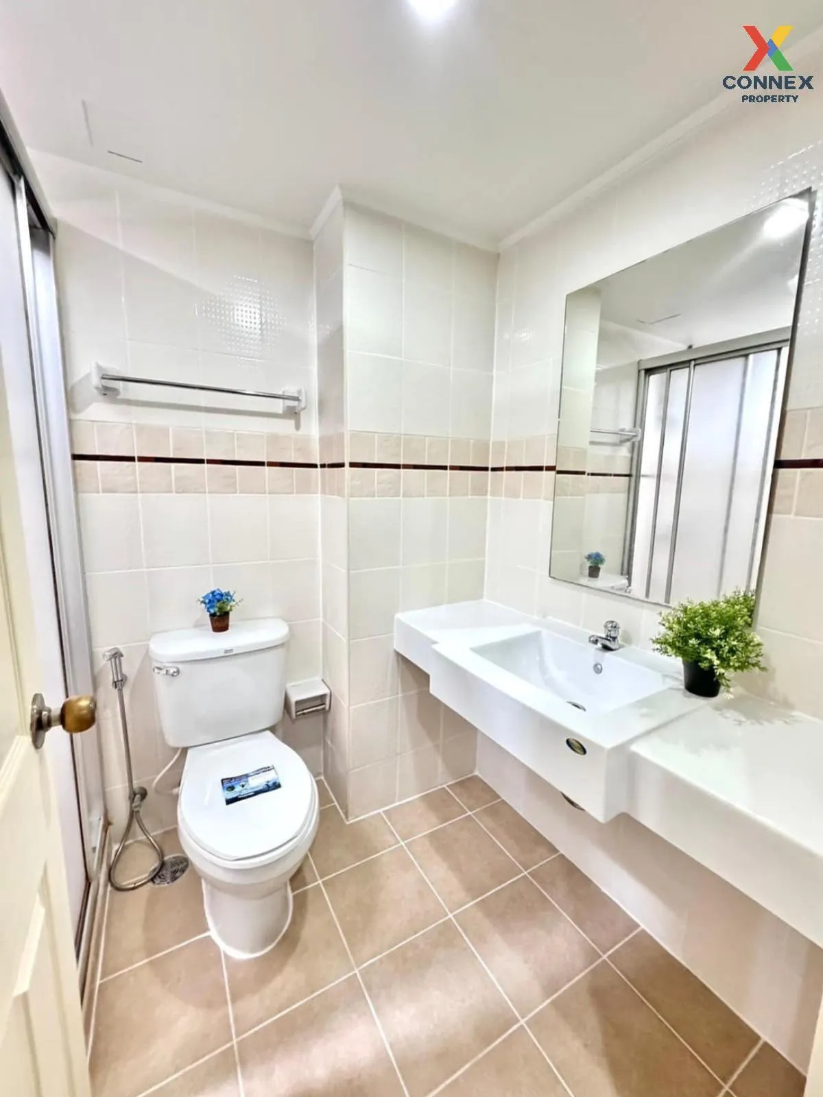 เช่าคอนโด  ลุมพินี วิลล์ ศูนย์วัฒนธรรม ห้องมุม MRT-ห้วยขวาง สามเส