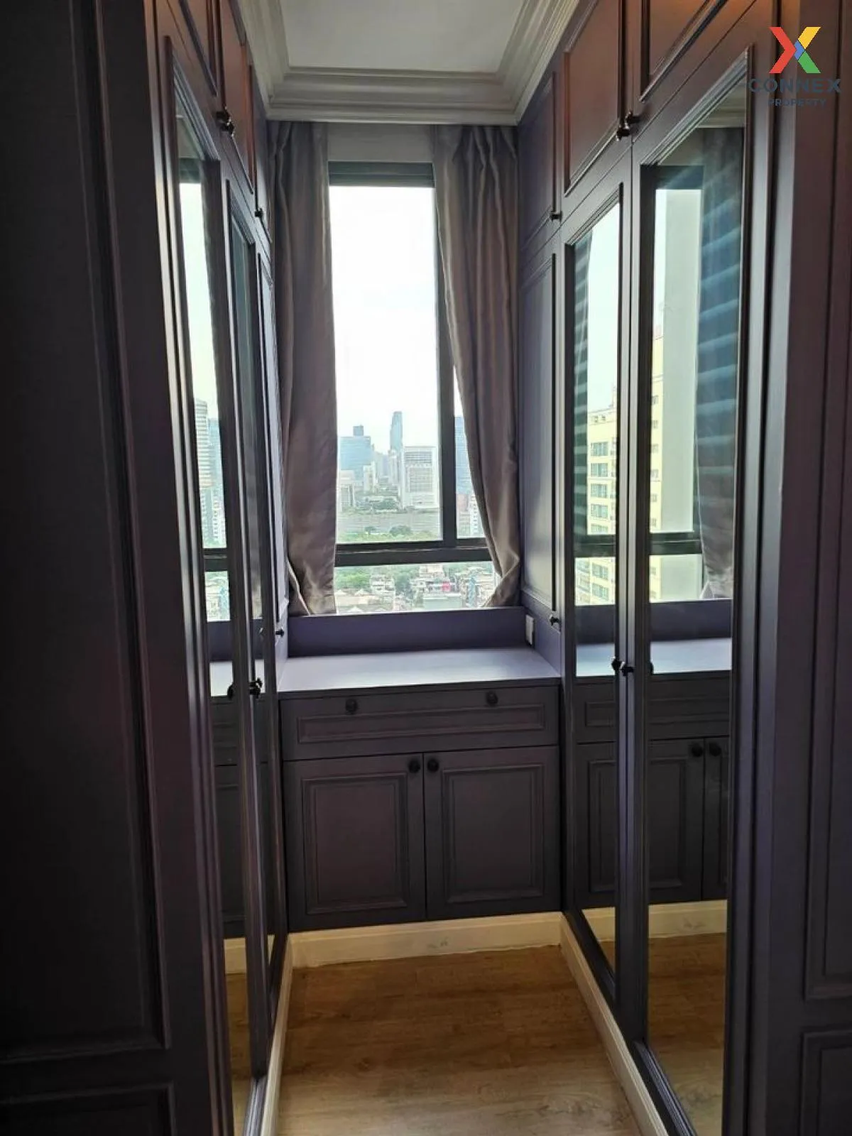 For Sale Condo , Ideo Q Ratchathewi , high floor , wide frontage 