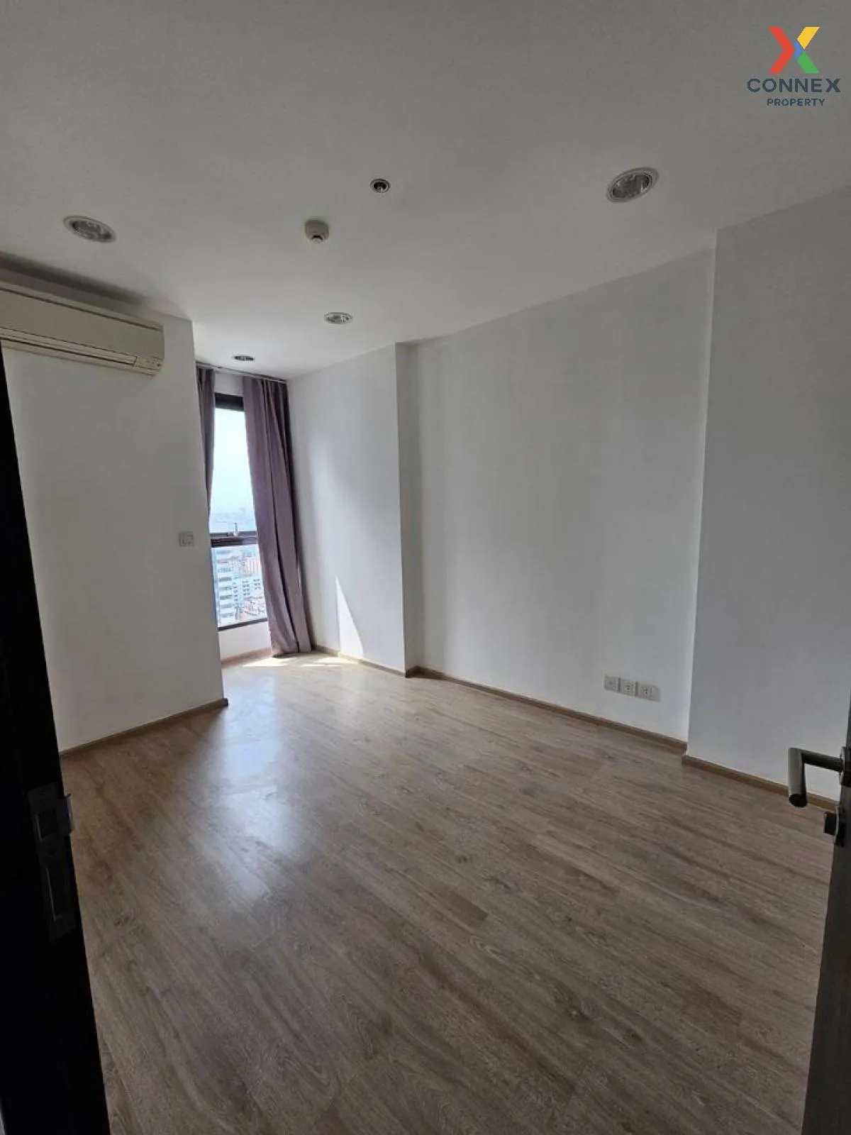 For Sale Condo , Ideo Q Ratchathewi , high floor , wide frontage 