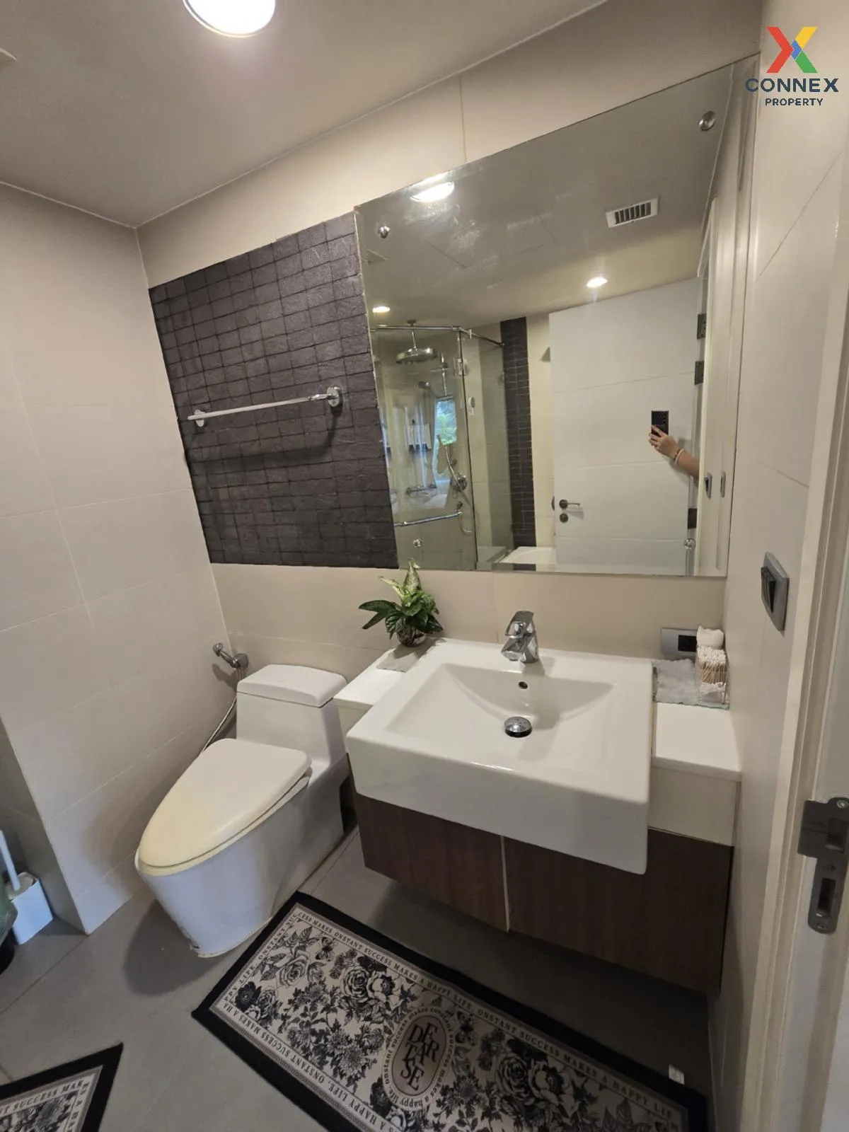 เช่าคอนโด  เดอะเครสท์ สุขุมวิท49 BTS-ทองหล่อ คลองเตยเหนือ เขต วัฒ