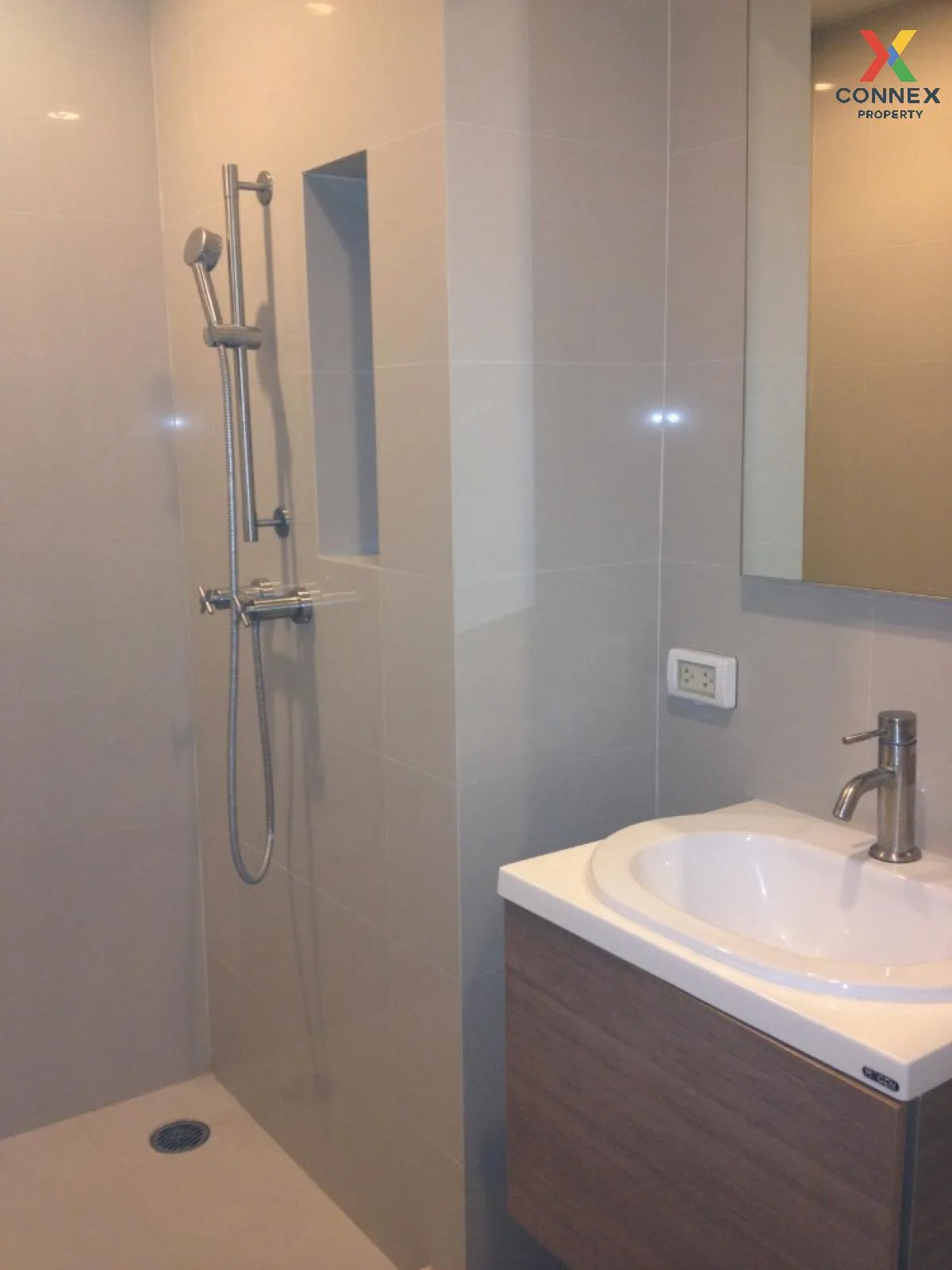 For Sale Condo , Hive Taksin , BTS-Wongwian Yai , Khlong Ton Sai 