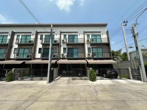 ขายทาวน์เฮ้าส์/ทาวน์โฮม  บ้านกลางเมือง ศรีนครินทร์-อ่อนนุช คลองประเวศ เขต ประเวศ กรุงเทพ CX-95586