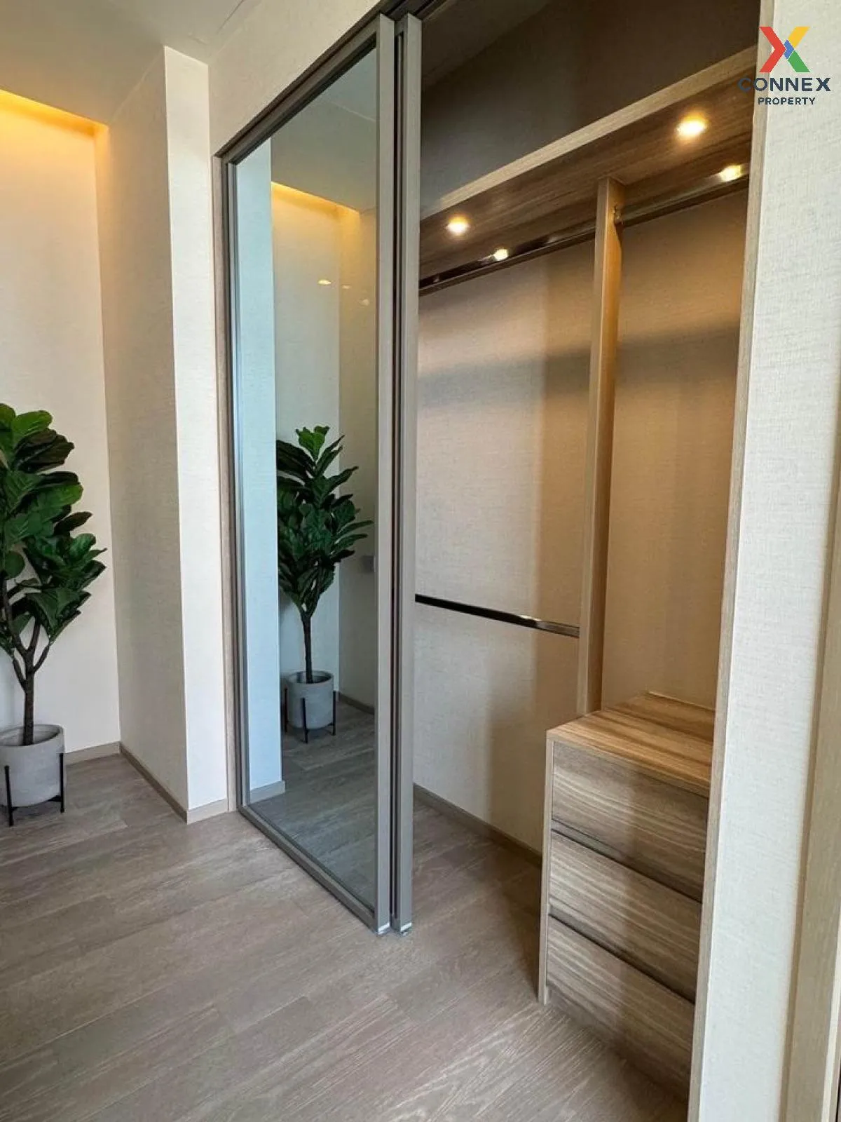 For Rent Condo , The Esse Asoke , BTS-Asok , Khlong Toei Nuea , W