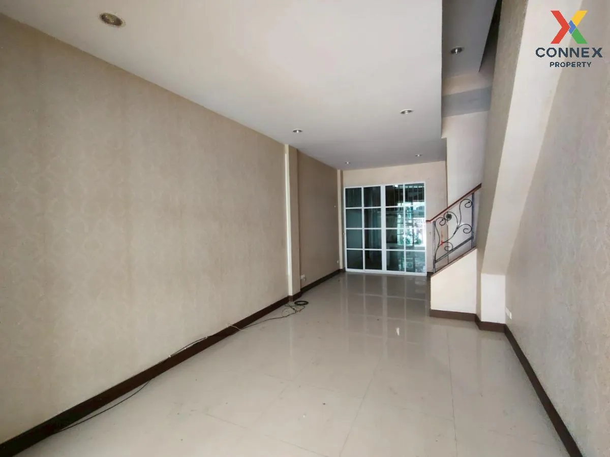 ขายทาวน์เฮ้าส์/ทาวน์โฮม  โมเดิร์น ทาวน์ เอกชัย 46 วิวสวย คลองบางพ