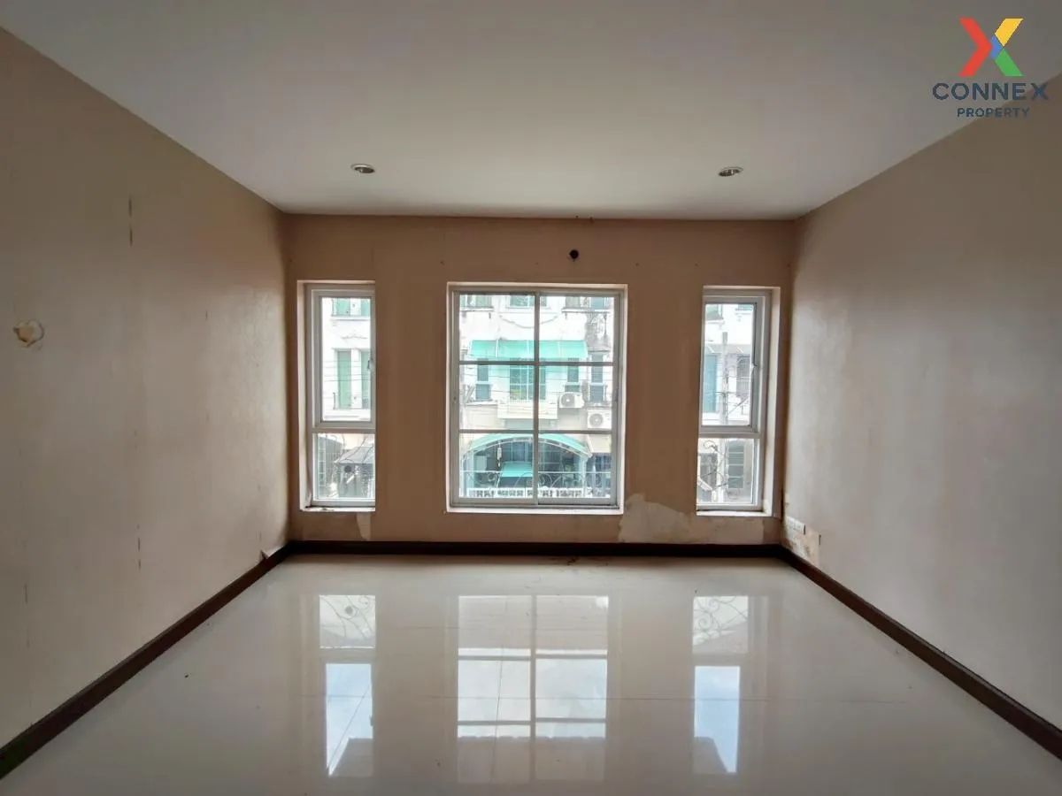 ขายทาวน์เฮ้าส์/ทาวน์โฮม  โมเดิร์น ทาวน์ เอกชัย 46 วิวสวย คลองบางพ