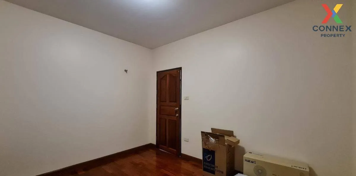 For Sale House , Lake Garden Villa Rangsit-Klong 3 , Bueng Yitho 