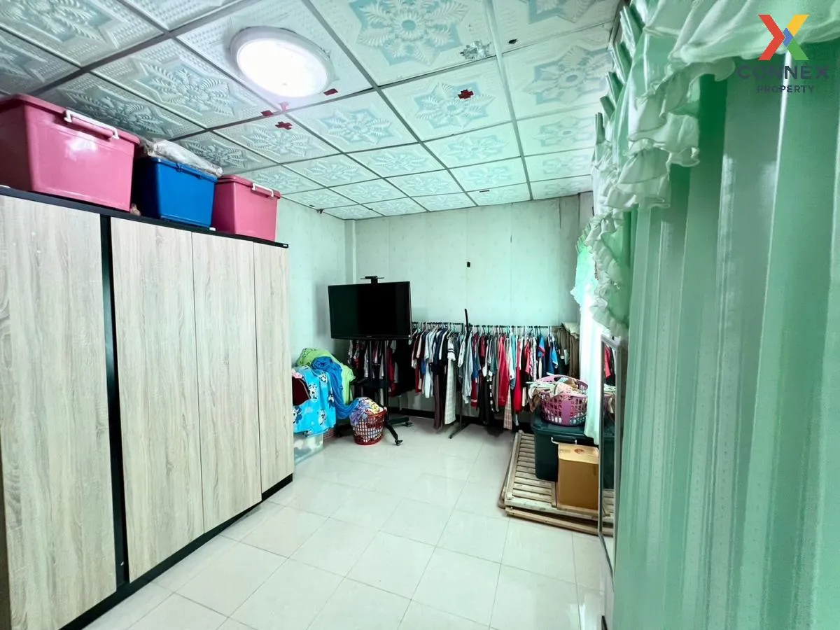 For Sale Townhouse/Townhome  , Chitra Place Village , Suan Luang 