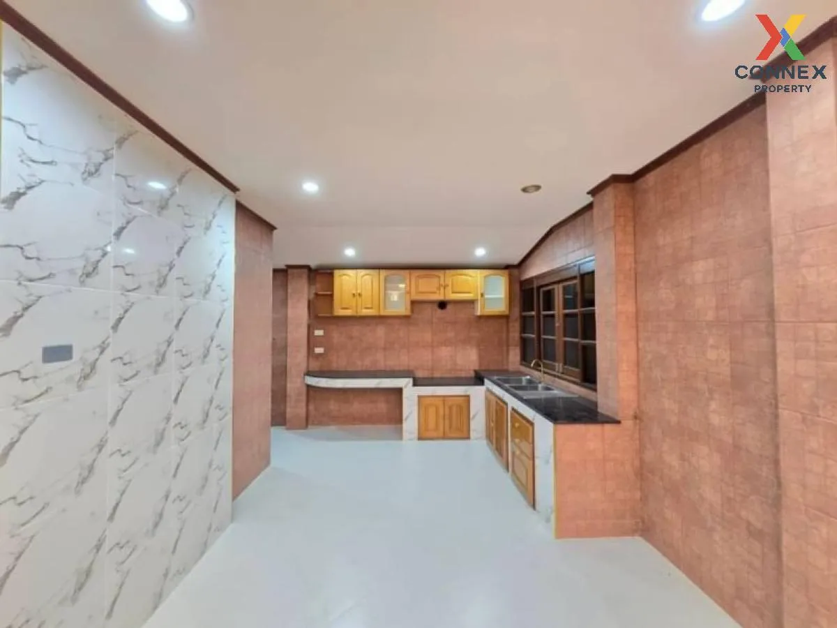 ขายทาวน์เฮ้าส์/ทาวน์โฮม  บ้านบัวทอง 4 บ้านกล้วย-ไทรน้อย รีโนเวทให