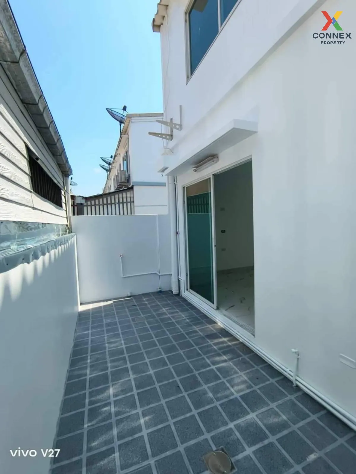 ขายทาวน์เฮ้าส์/ทาวน์โฮม  อินดี้ ประชาอุทิศ 1 ห้องมุม รีโนเวทใหม่  ขายทาวน์เฮ้าส์/ทาวน์โฮม  อินดี้ ประชาอุทิศ 1 ห้องมุม รีโนเวทใหม่