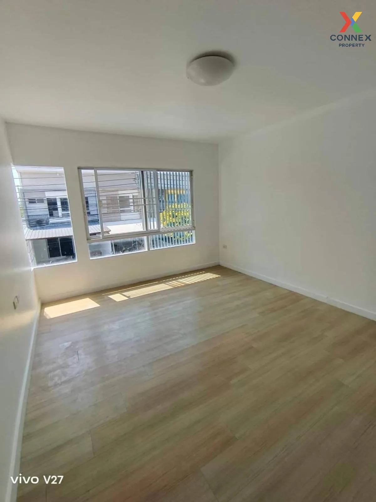 ขายทาวน์เฮ้าส์/ทาวน์โฮม  อินดี้ ประชาอุทิศ 1 ห้องมุม รีโนเวทใหม่  ขายทาวน์เฮ้าส์/ทาวน์โฮม  อินดี้ ประชาอุทิศ 1 ห้องมุม รีโนเวทใหม่