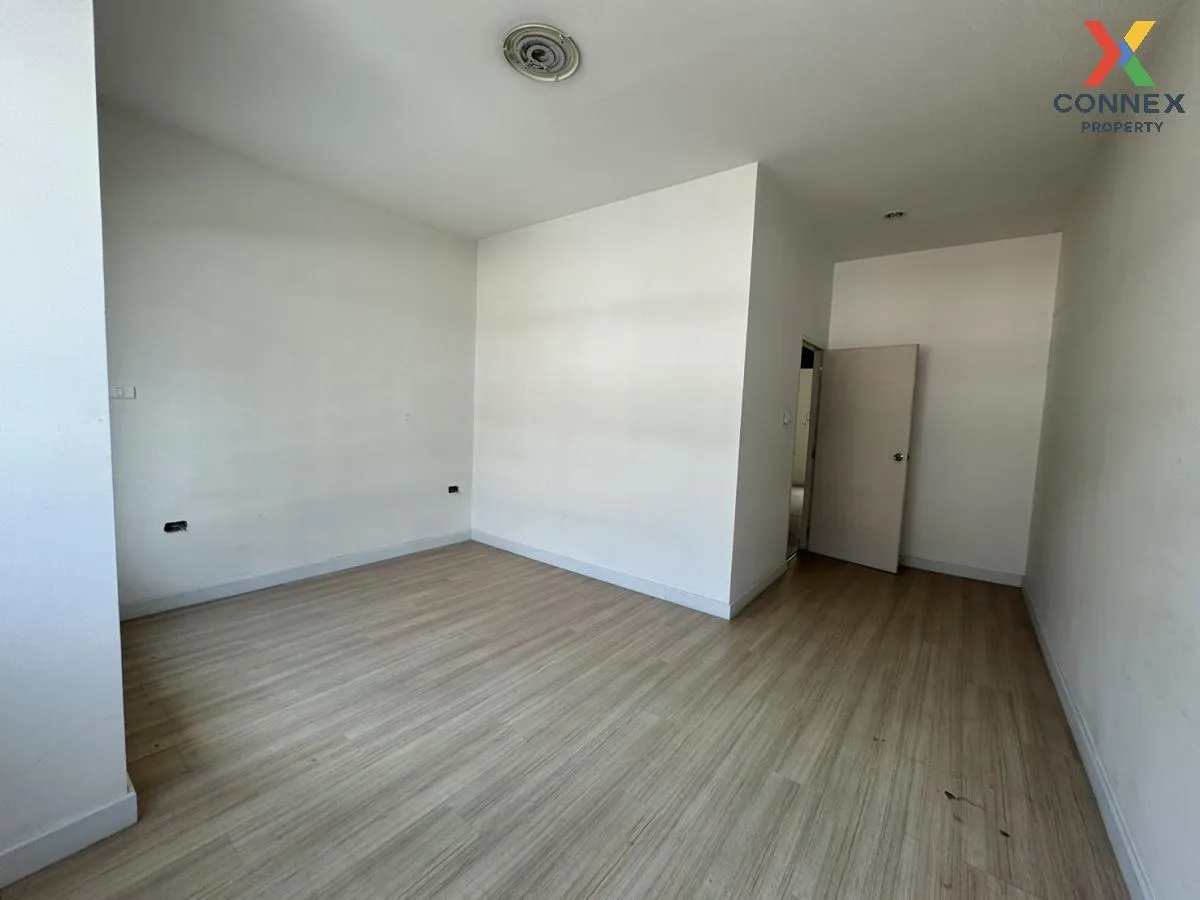 For Sale Townhouse/Townhome  , SIXNATURE KALPAPRUEK , MRT-Lak Son