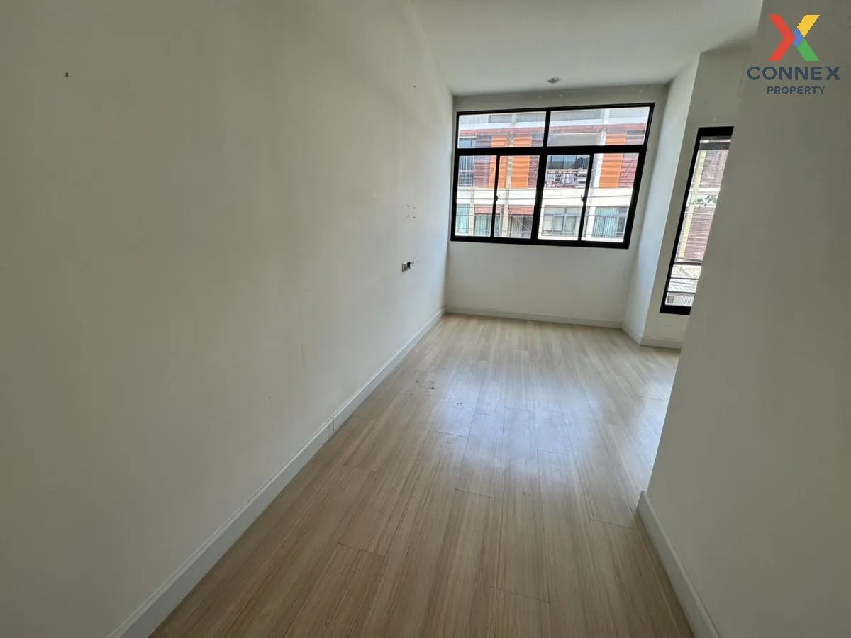 For Sale Townhouse/Townhome  , SIXNATURE KALPAPRUEK , MRT-Lak Son 4