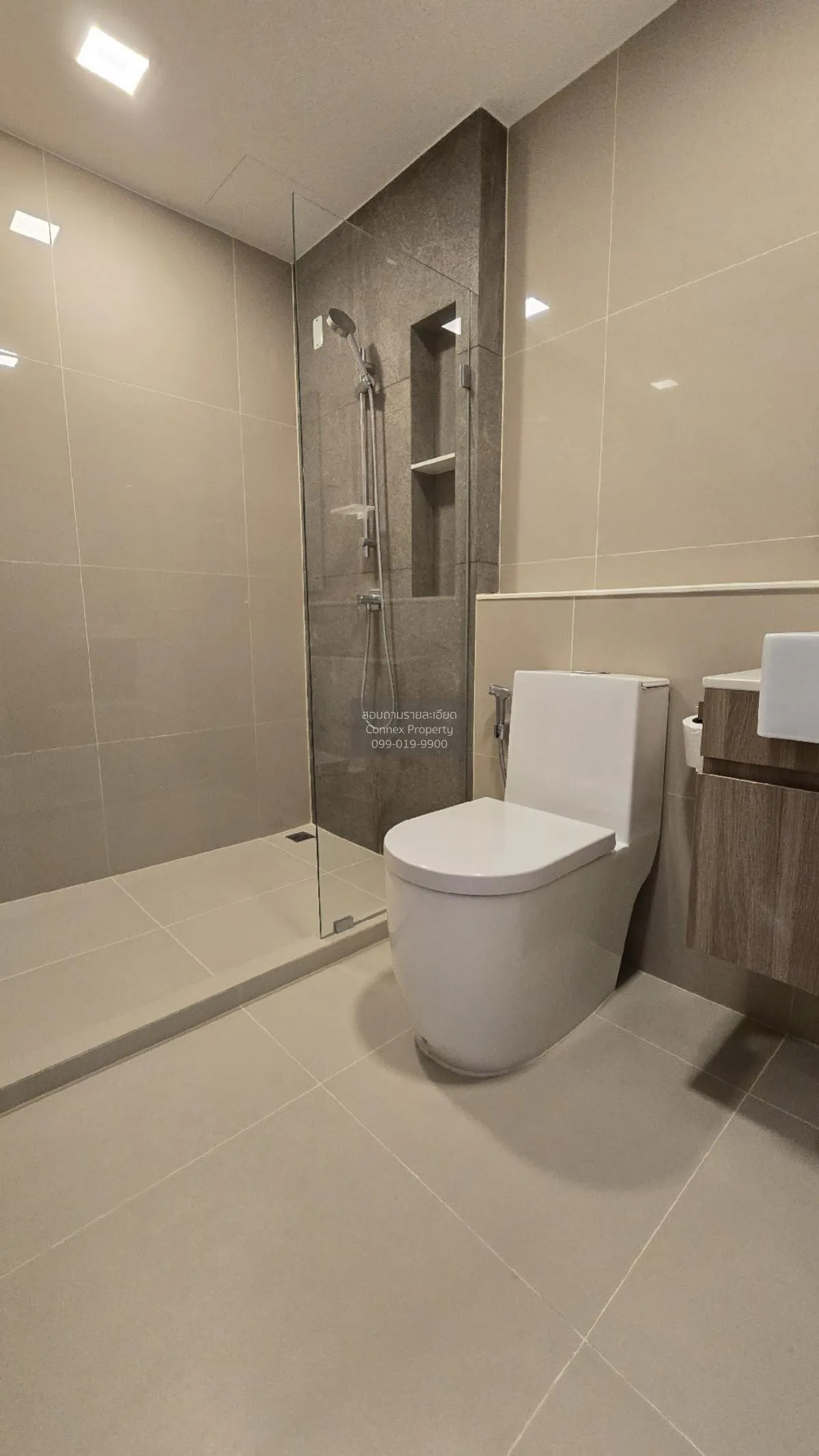 For Rent Condo , QUINTARA ARTE Sukhumvit 52 , Bang Chak , Phra Kh