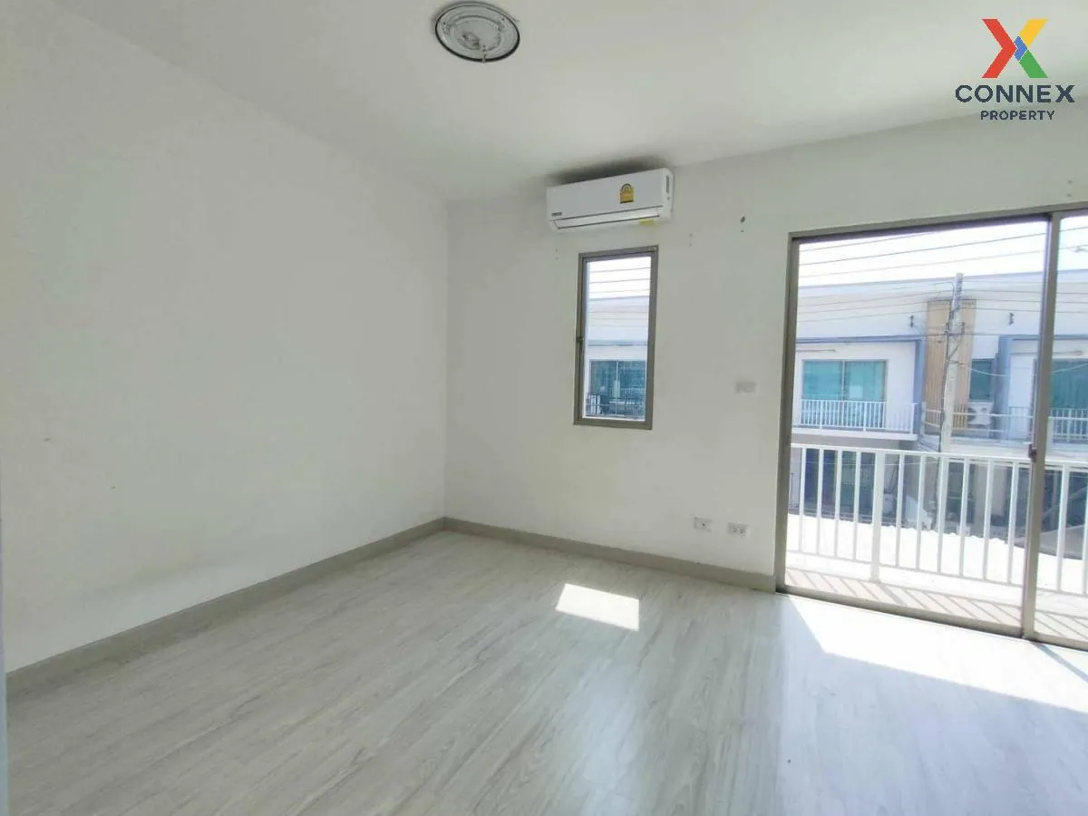 For Sale Townhouse/Townhome  , Me Modern Home Bangpa-in , Bang Kr For Sale Townhouse/Townhome  , Me Modern Home Bangpa-in , Bang Kr