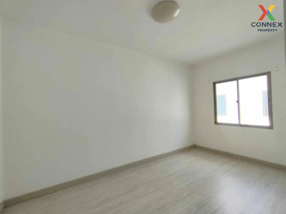 For Sale Townhouse/Townhome  , Me Modern Home Bangpa-in , Bang Kr For Sale Townhouse/Townhome  , Me Modern Home Bangpa-in , Bang Kr
