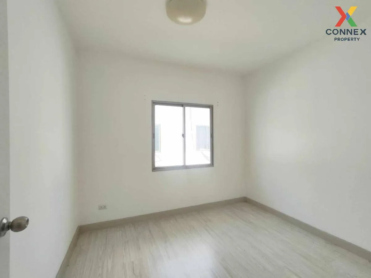 For Sale Townhouse/Townhome  , Me Modern Home Bangpa-in , Bang Kr For Sale Townhouse/Townhome  , Me Modern Home Bangpa-in , Bang Kr