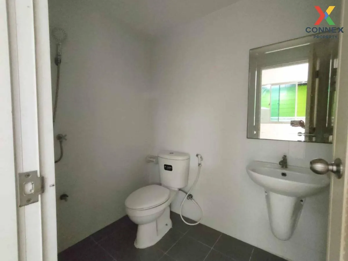For Sale Townhouse/Townhome  , Me Modern Home Bangpa-in , Bang Kr For Sale Townhouse/Townhome  , Me Modern Home Bangpa-in , Bang Kr