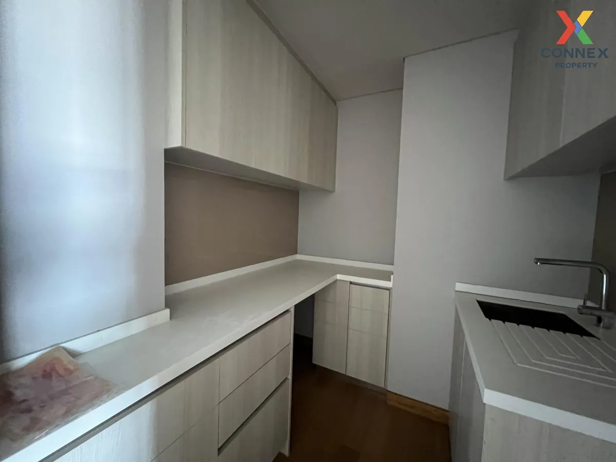 For Sale Condo , The Lumpini 24 , nice view , high floor , BTS-Ph 2