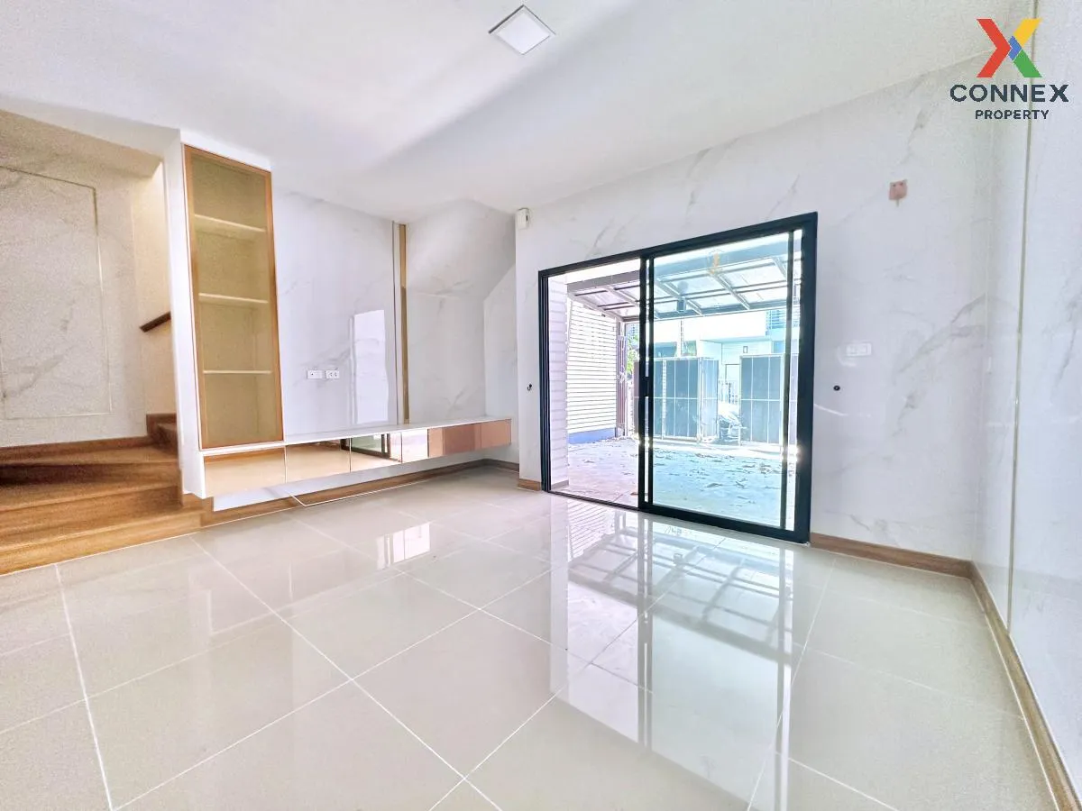 ขายทาวน์เฮ้าส์/ทาวน์โฮม  บ้าน ลภาวัน 3 MRT-ตลาดบางใหญ่ เสาธงหิน บ 3