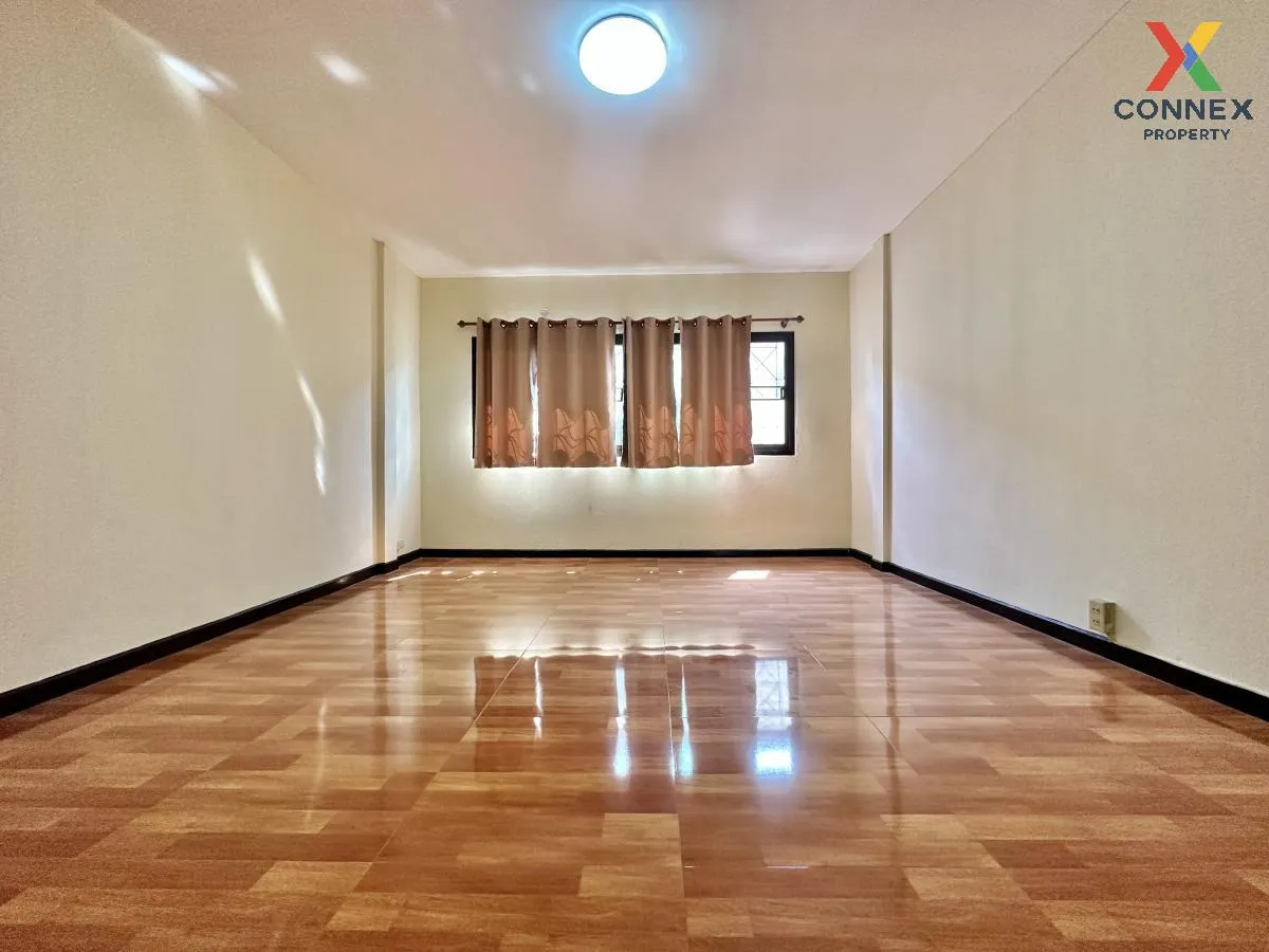 ขายทาวน์เฮ้าส์/ทาวน์โฮม  บ้านเสนาวิลล่า 3 ท่าแร้ง เขต บางเขน กรุง