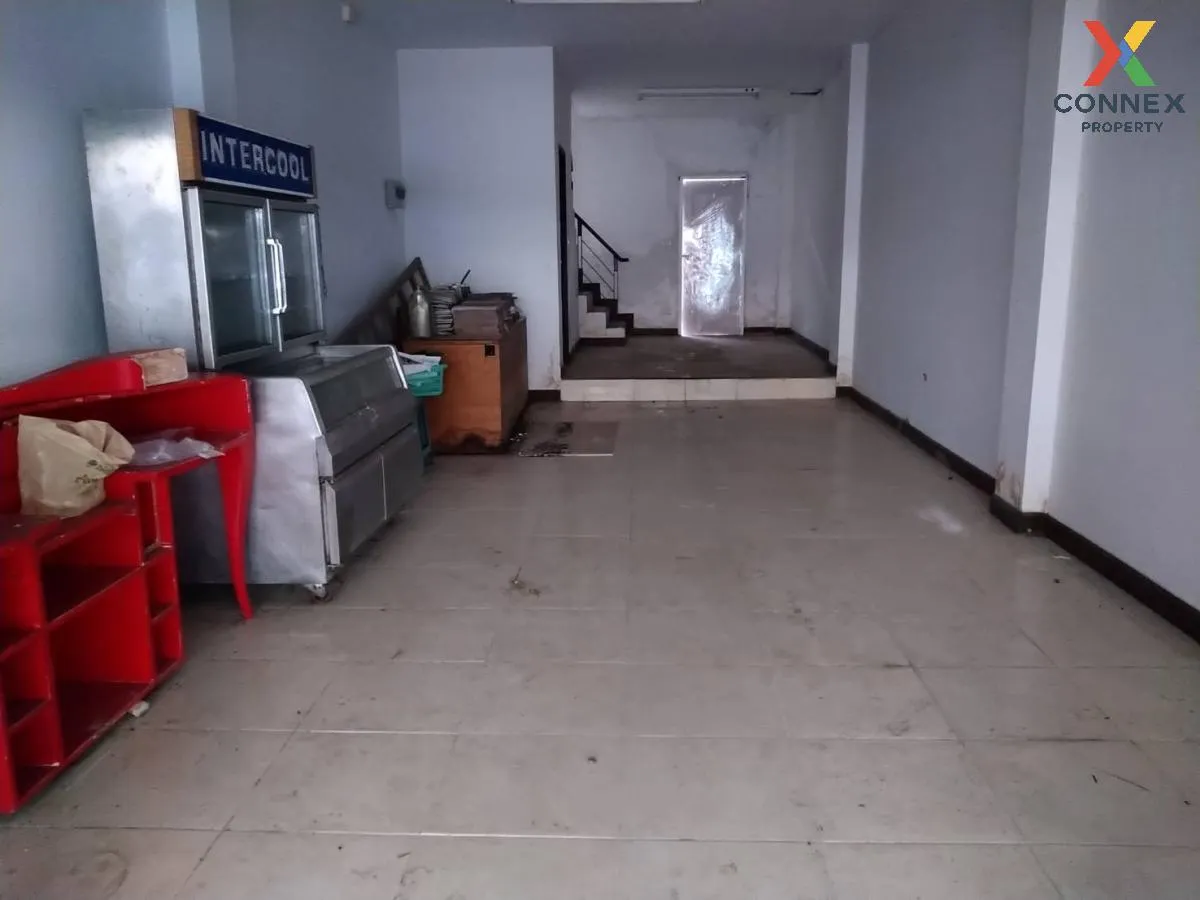 For Sale Townhouse/Townhome  ,  Phanason Villa , high floor , Wic 3