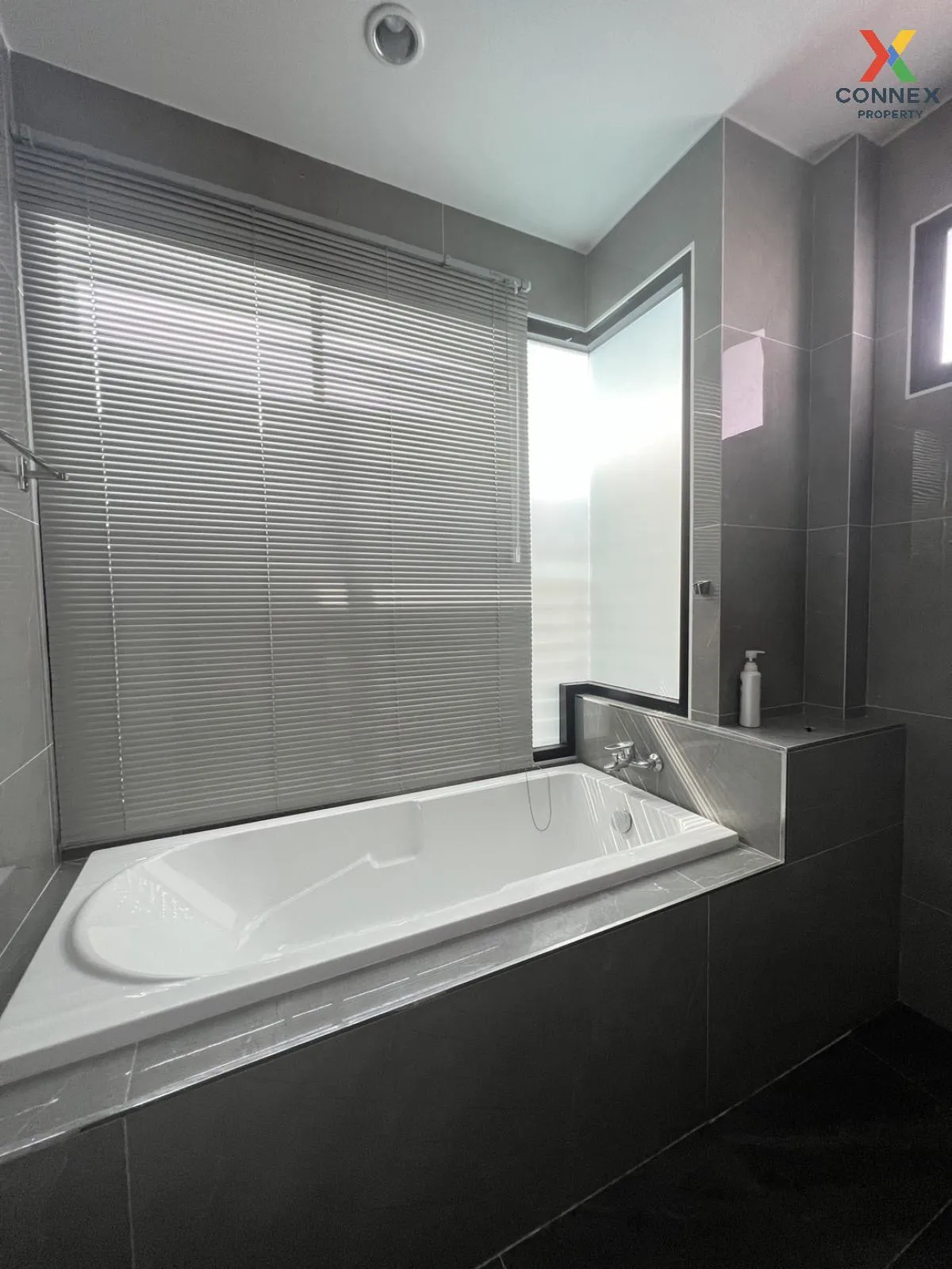 ขายบ้าน  วาราวิลล่า บางนา-สุวรรณภูมิ บางพลีใหญ่ บางพลี สมุทรปรากา