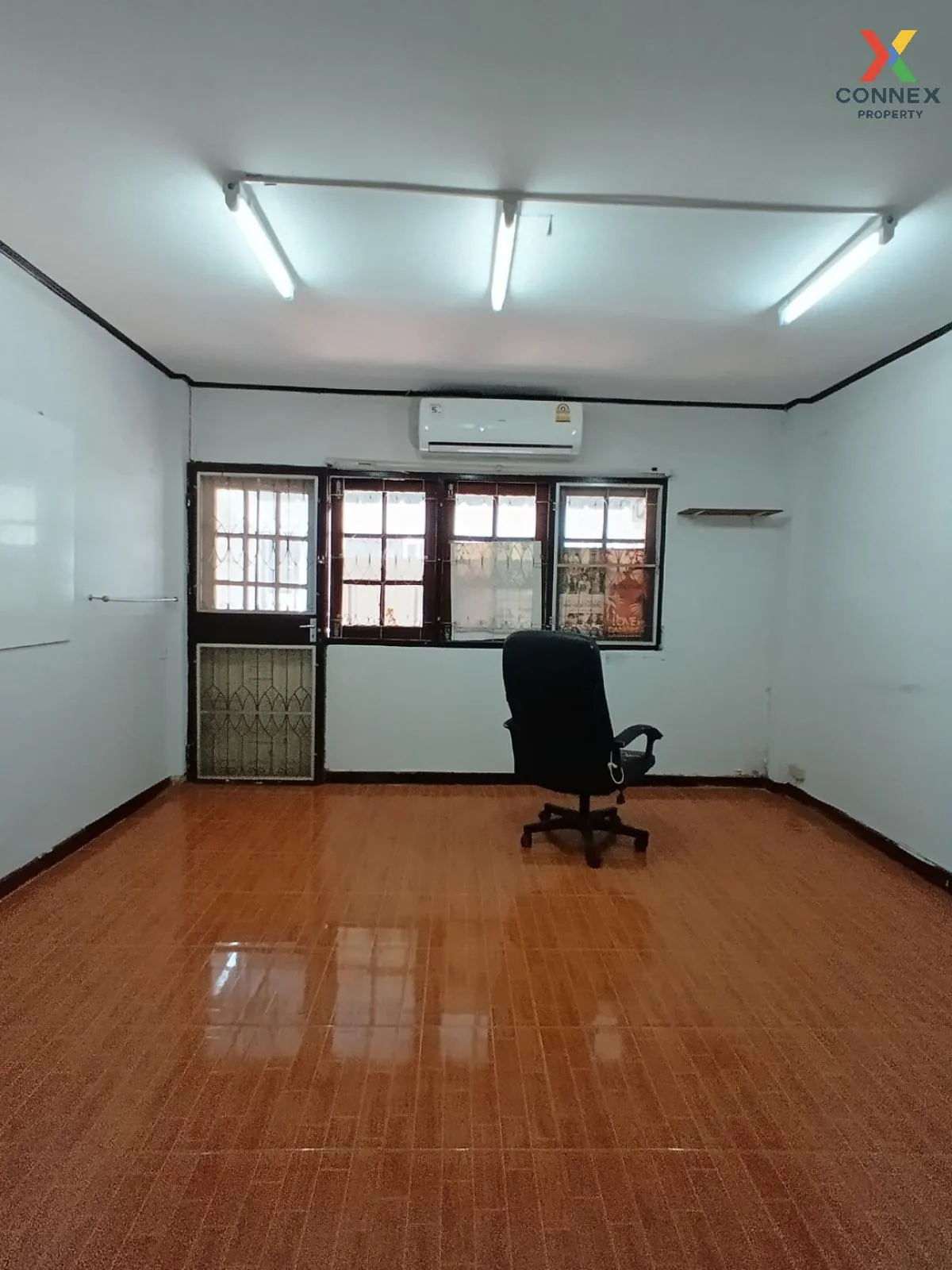 ขายทาวน์เฮ้าส์/ทาวน์โฮม  บ้านแกรนด์วิลเลจ ลาดพร้าว 80/3 วังทองหลา