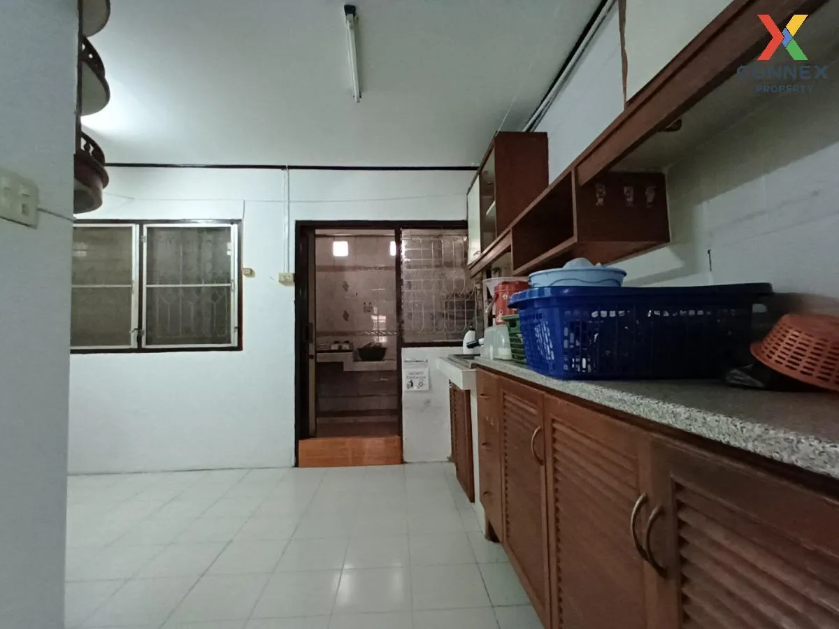 ขายทาวน์เฮ้าส์/ทาวน์โฮม  บ้านแกรนด์วิลเลจ ลาดพร้าว 80/3 วังทองหลา