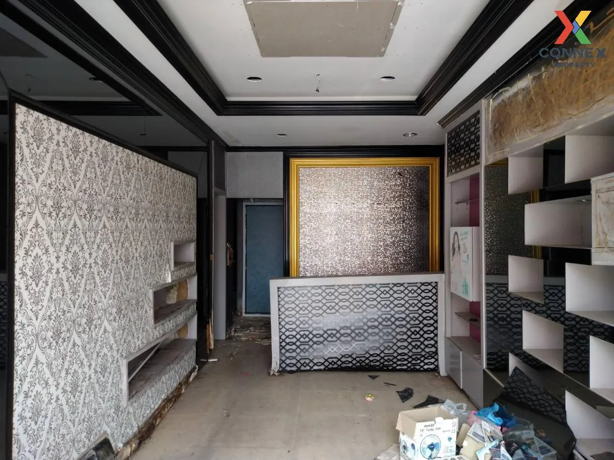 For Sale Commercial Building , Venice Di Iris , high floor , corn 3