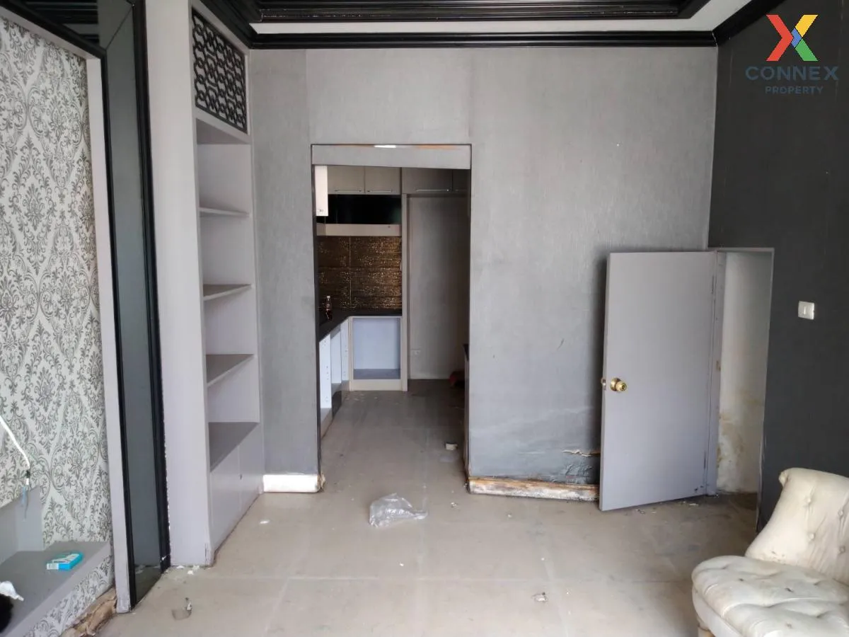 For Sale Commercial Building , Venice Di Iris , high floor , corn 4