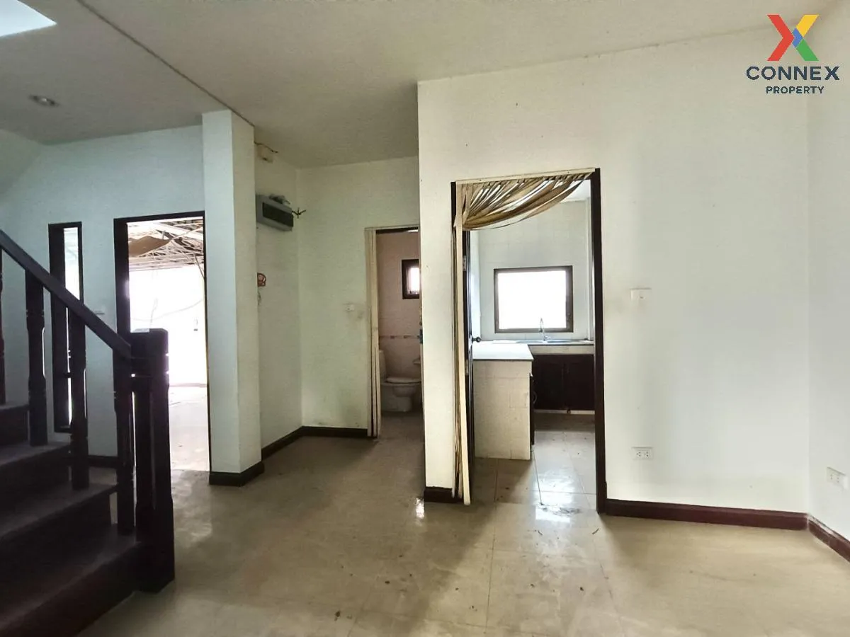 For Sale House ,  Baan Kaewkarn Watcharapol , corner unit , Khlon