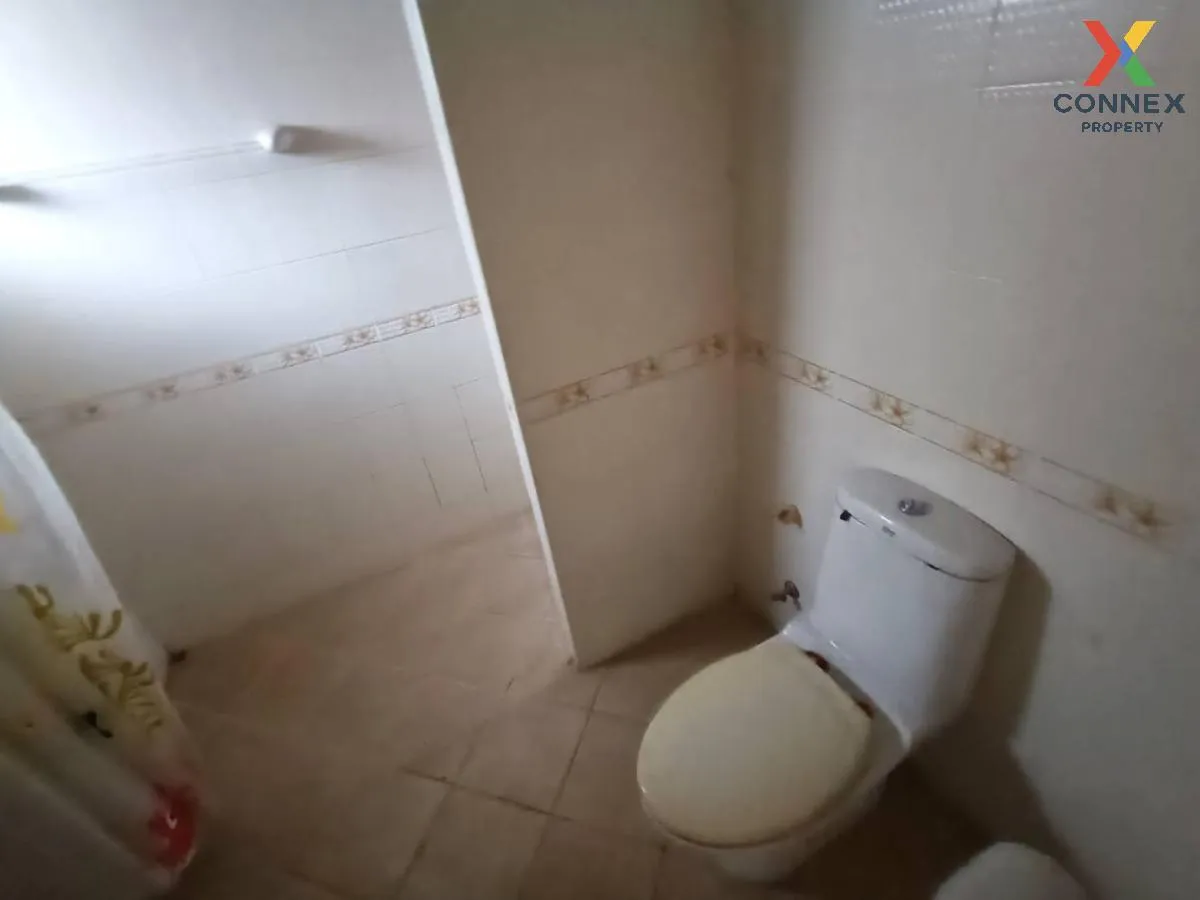 For Sale House ,  Baan Kaewkarn Watcharapol , corner unit , Khlon