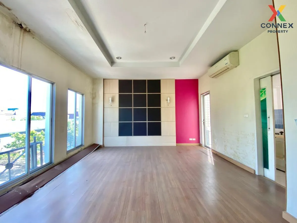 For Sale Townhouse/Townhome  ,  Baan Klang Muang The Royal Monaco