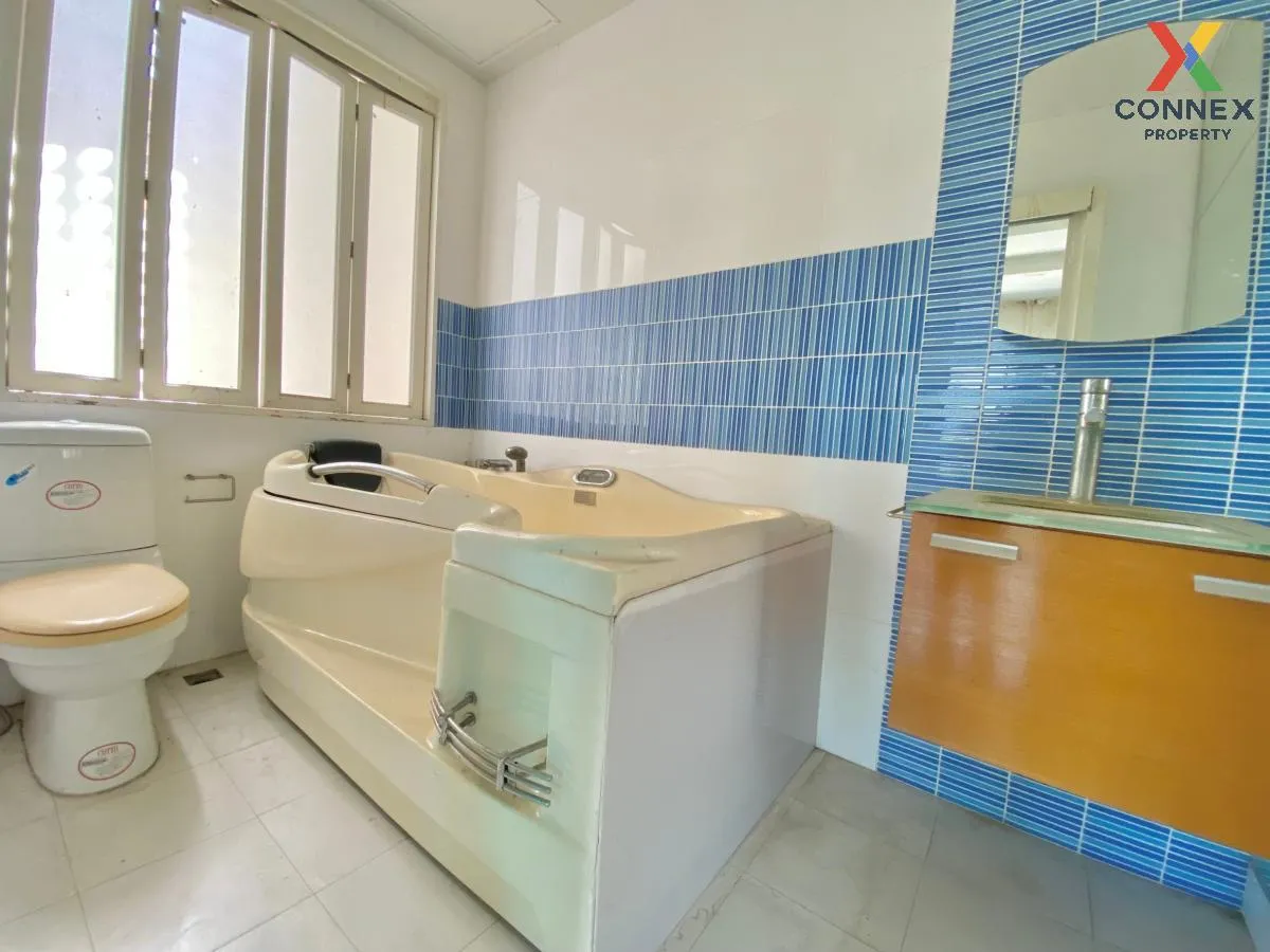 For Sale Townhouse/Townhome  ,  Baan Klang Muang The Royal Monaco