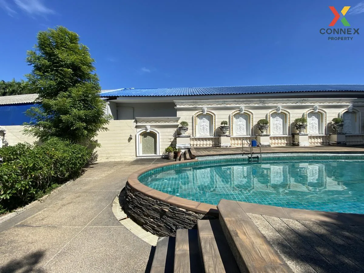 For Sale Townhouse/Townhome  ,  Baan Klang Muang The Royal Monaco