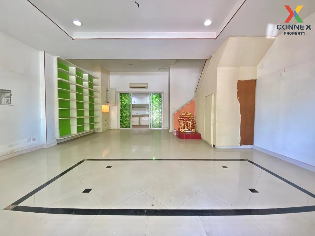 For Sale Townhouse/Townhome  ,  Baan Klang Muang The Royal Monaco