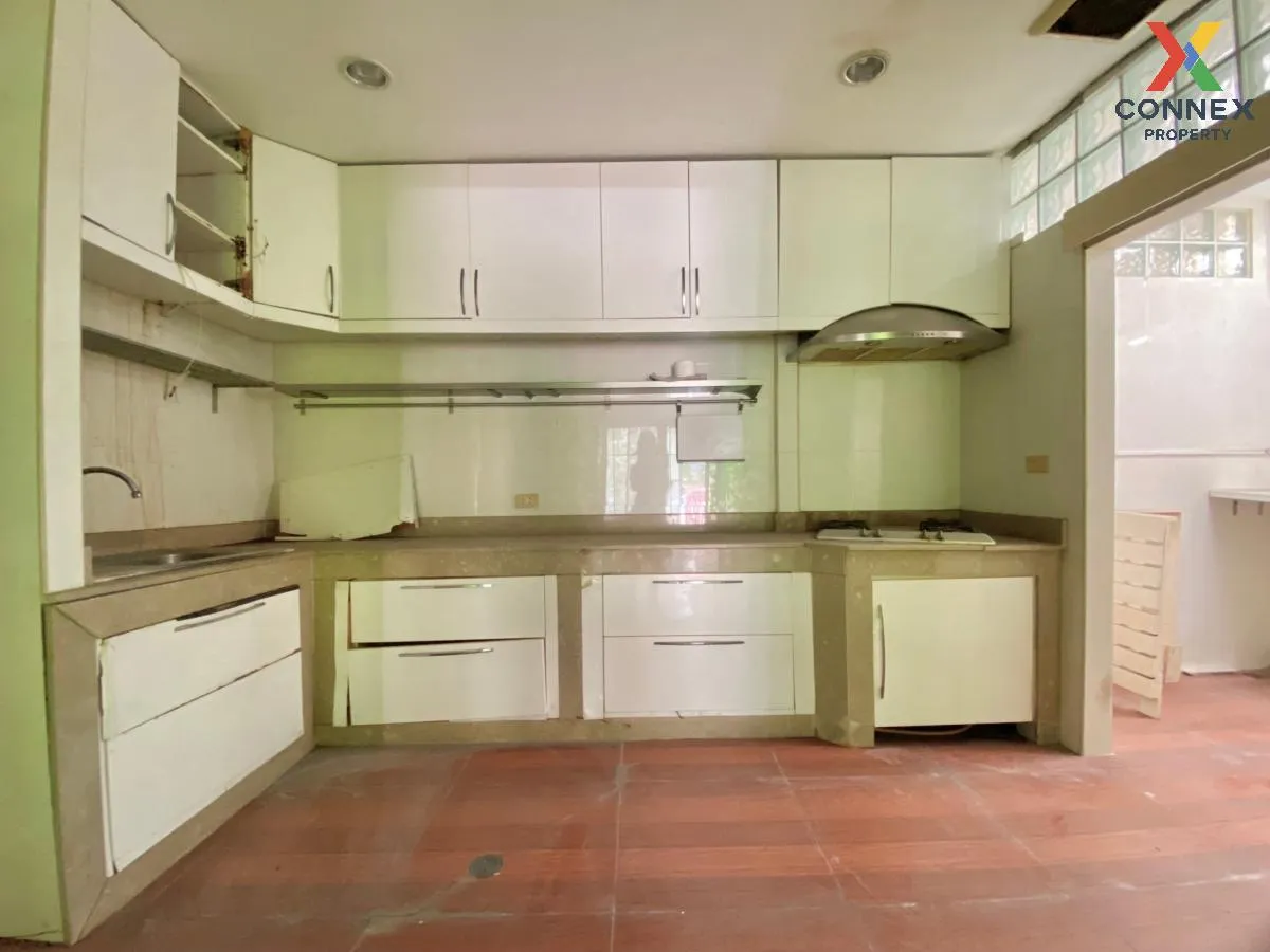 For Sale Townhouse/Townhome  ,  Baan Klang Muang The Royal Monaco