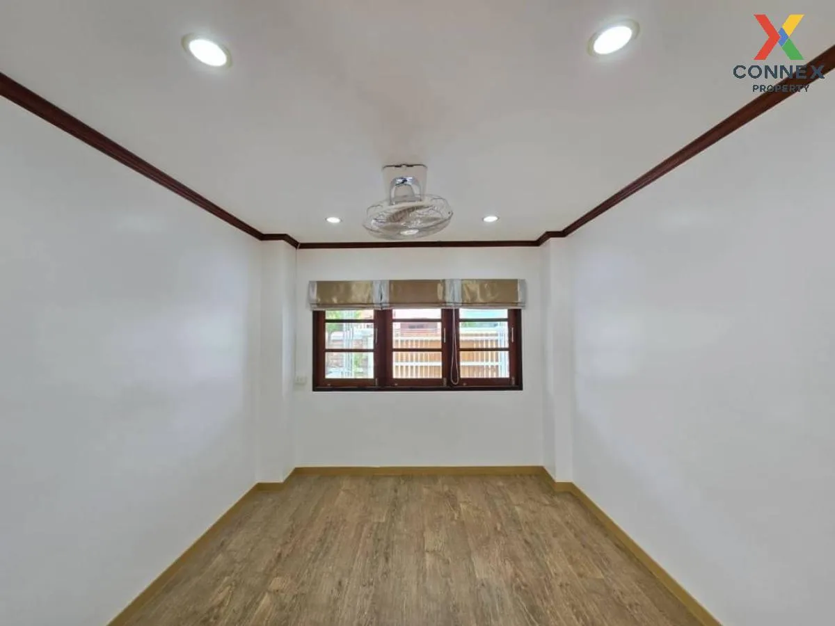 For Sale House , Baan Buathong 4 Baan Kluay-Sai Noi , corner unit For Sale House , Baan Buathong 4 Baan Kluay-Sai Noi , corner unit 4