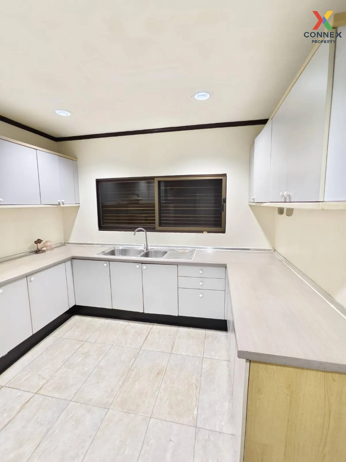 เช่าคอนโด  อคาเดเมีย แกรนด์ BTS-พร้อมพงษ์ คลองตันเหนือ เขต วัฒนา 