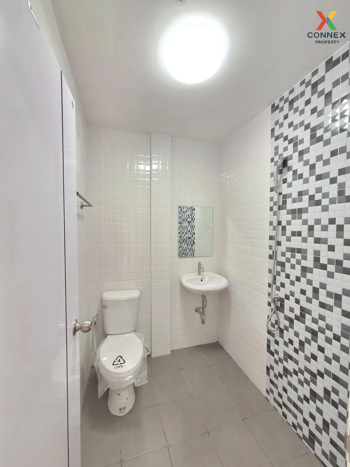 For Sale Townhouse/Townhome  , Baan Thanaram , Lat Sawai , Lam Lu