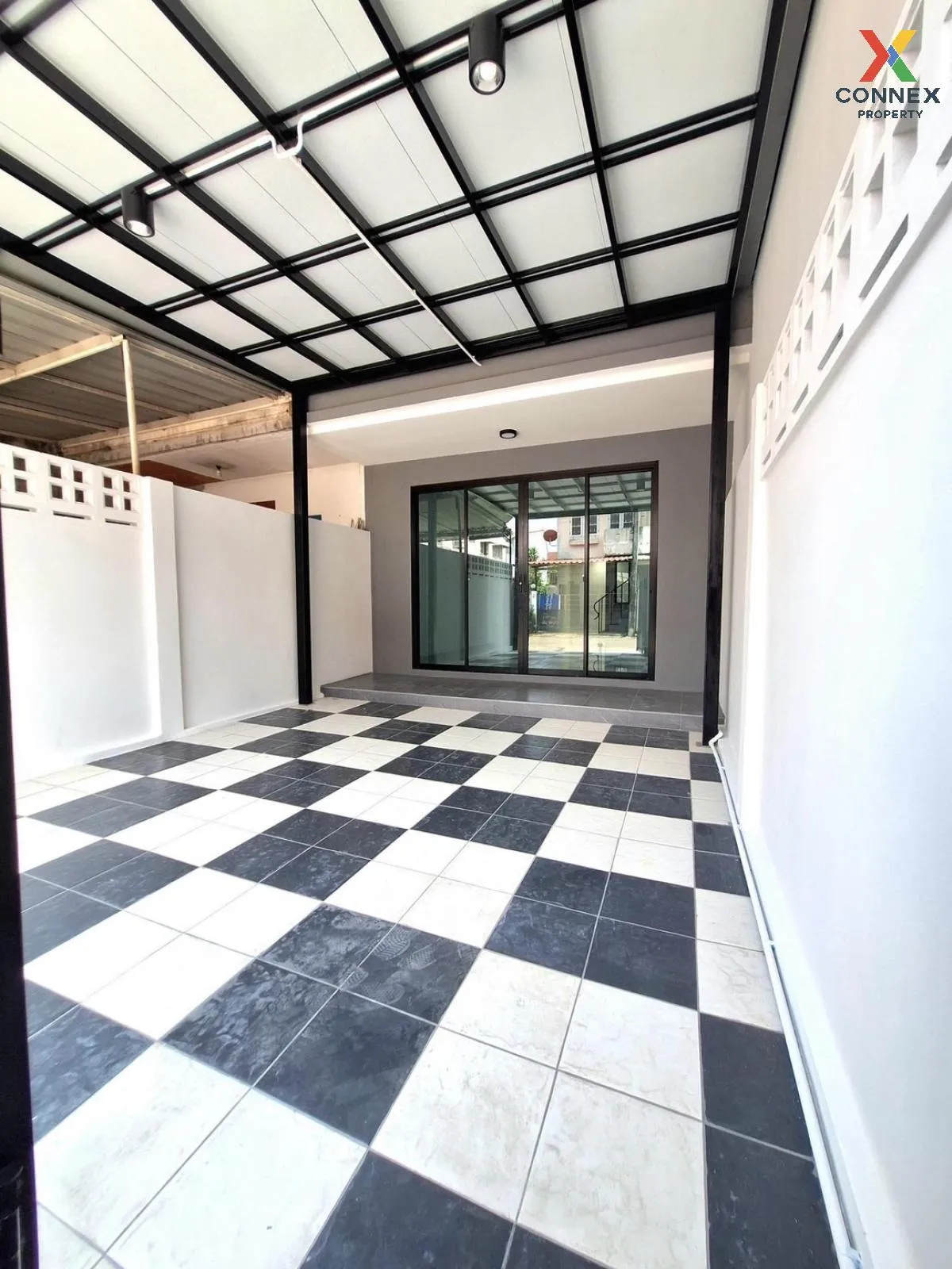 For Sale Townhouse/Townhome  , Baan Thanaram , Lat Sawai , Lam Lu