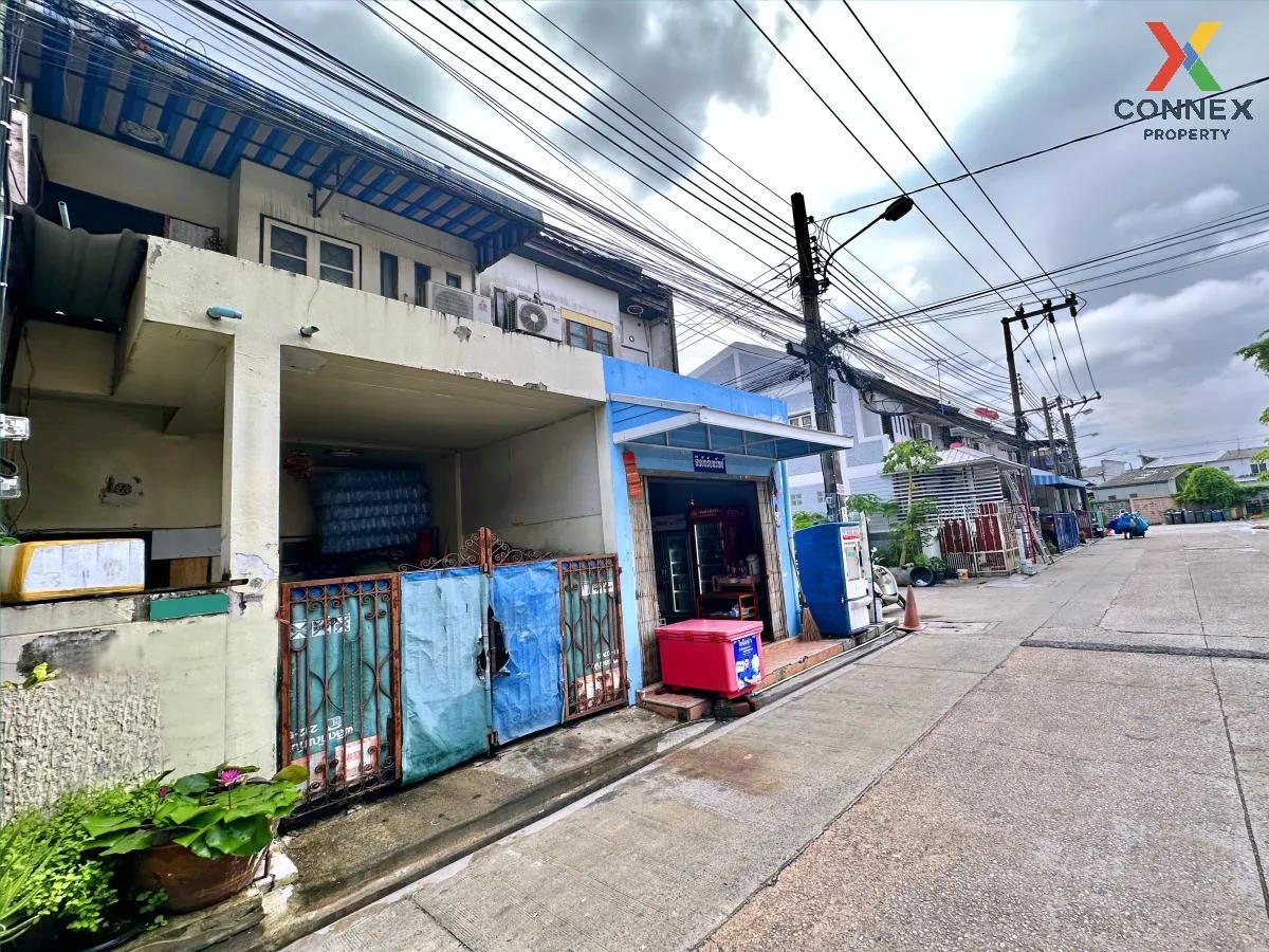 For Sale Townhouse/Townhome  , Somjai Village , Dok Mai , Prawet  3