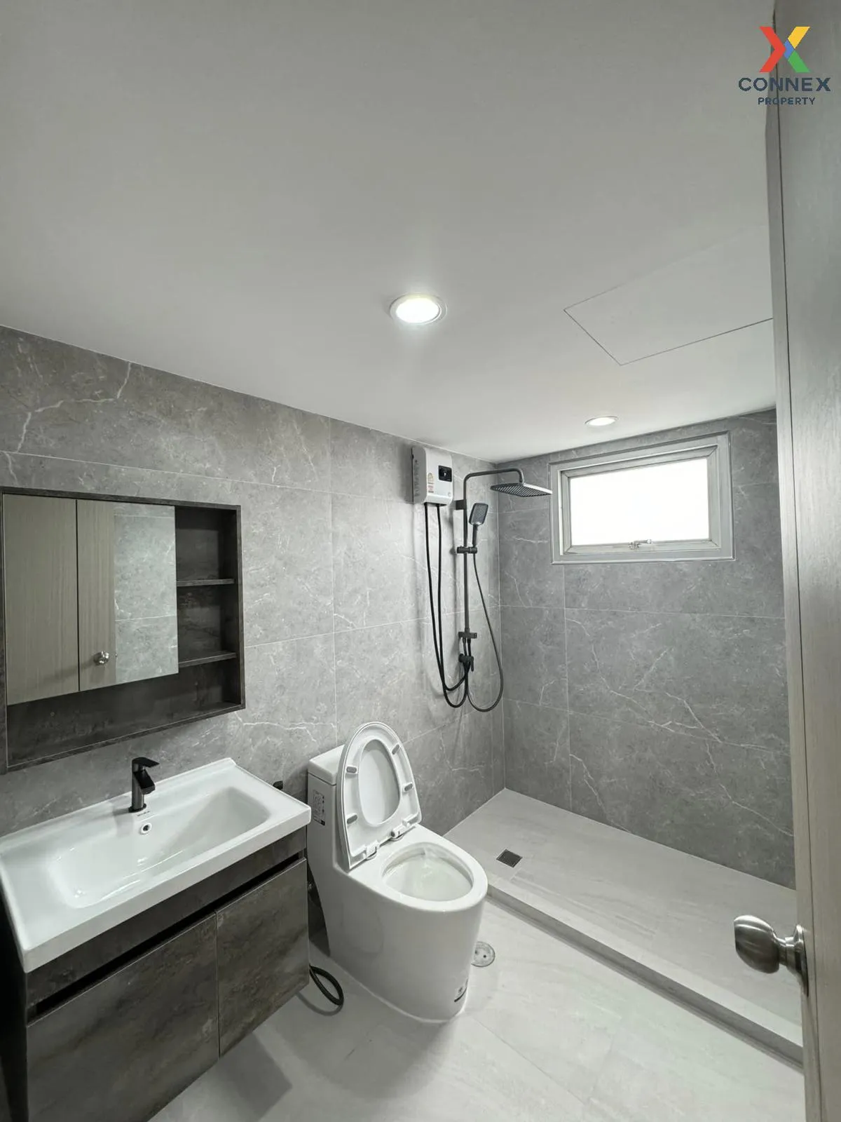 For Sale Condo , Chateau In Town Ratchada 13 , MRT-Huai Khwang ,  For Sale Condo , Chateau In Town Ratchada 13 , MRT-Huai Khwang ,
