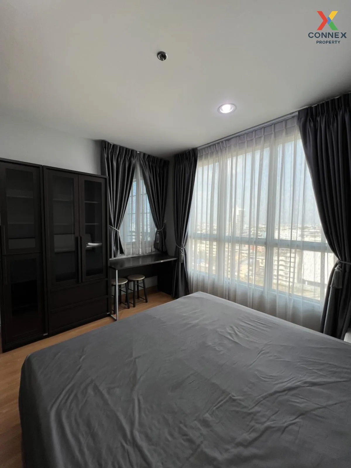 For Rent Condo , Life @ Ratchada (Ladprao 36) , corner unit , BTS
