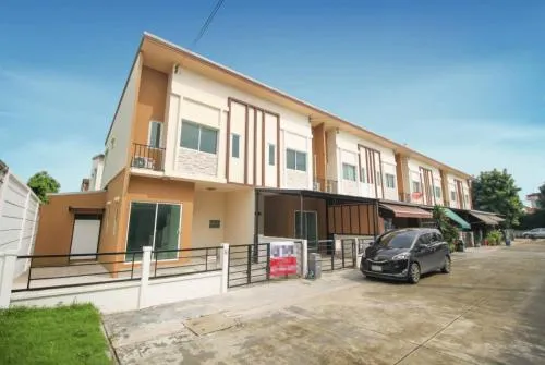 ขายทาวน์เฮ้าส์/ทาวน์โฮม  พลีโน่ เพชรเกษม 81 หนองแขม เขต หนองแขม กรุงเทพ CX-98421