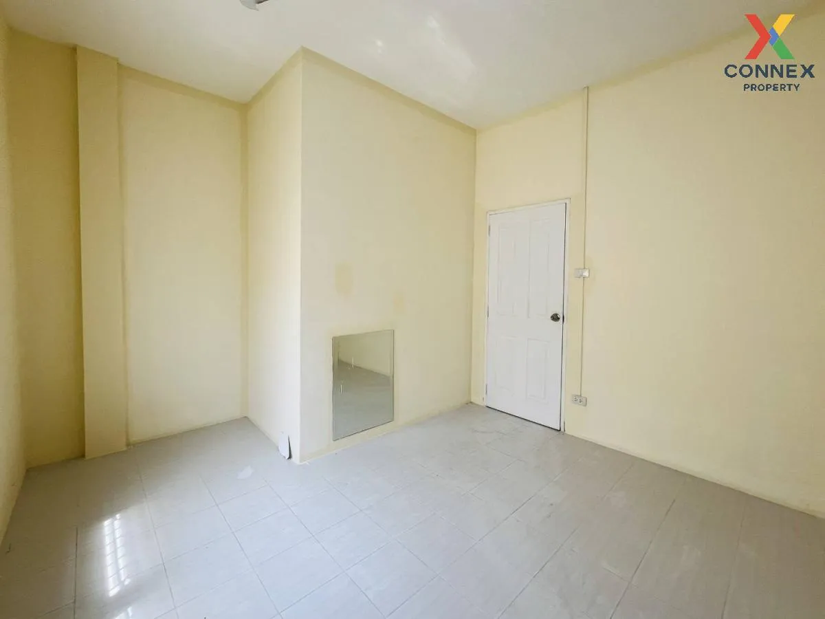 For Sale Townhouse/Townhome  , Wisetsuk Nakhon 19 , newly renovat