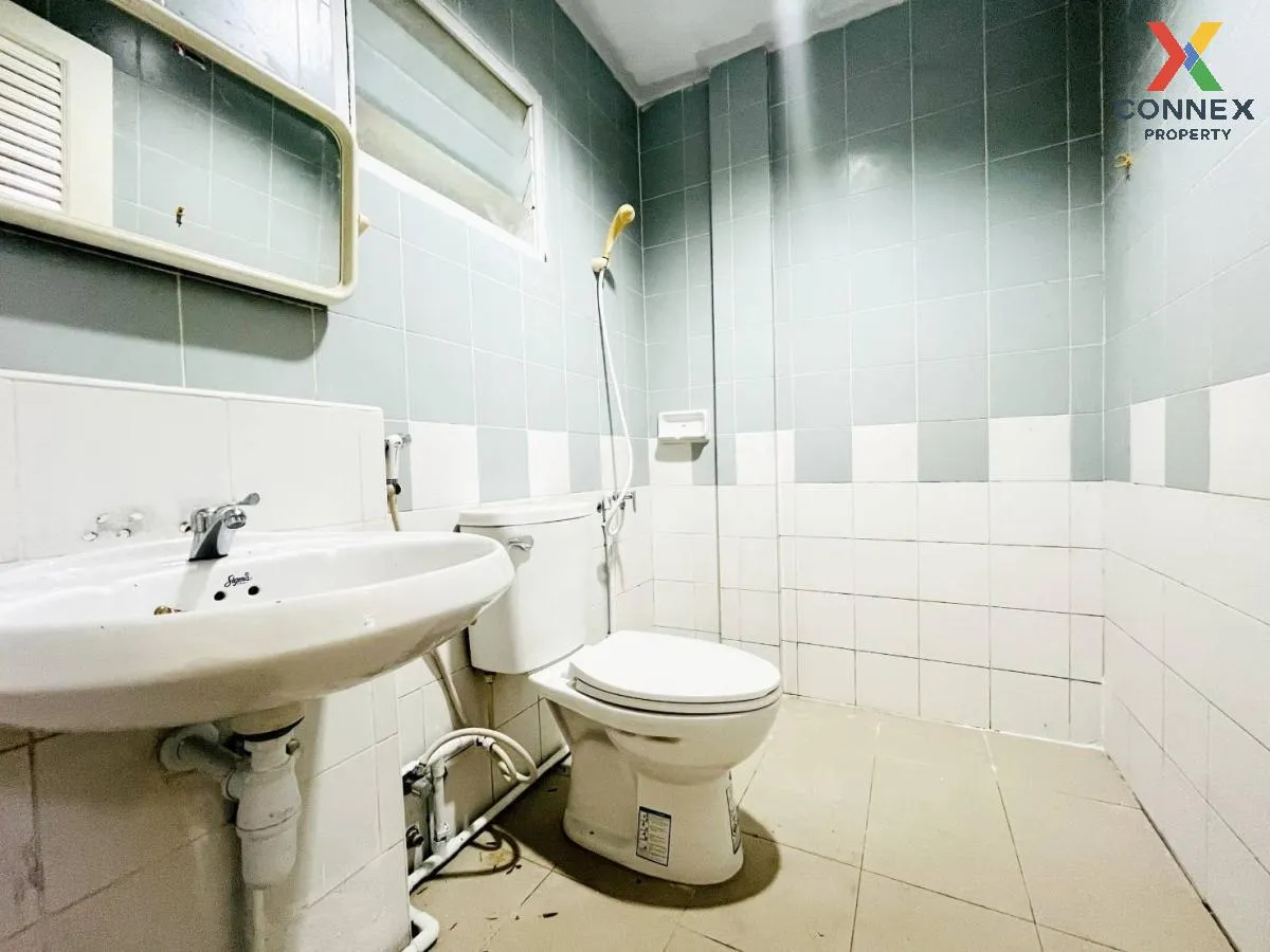 For Sale Townhouse/Townhome  , Wisetsuk Nakhon 19 , newly renovat