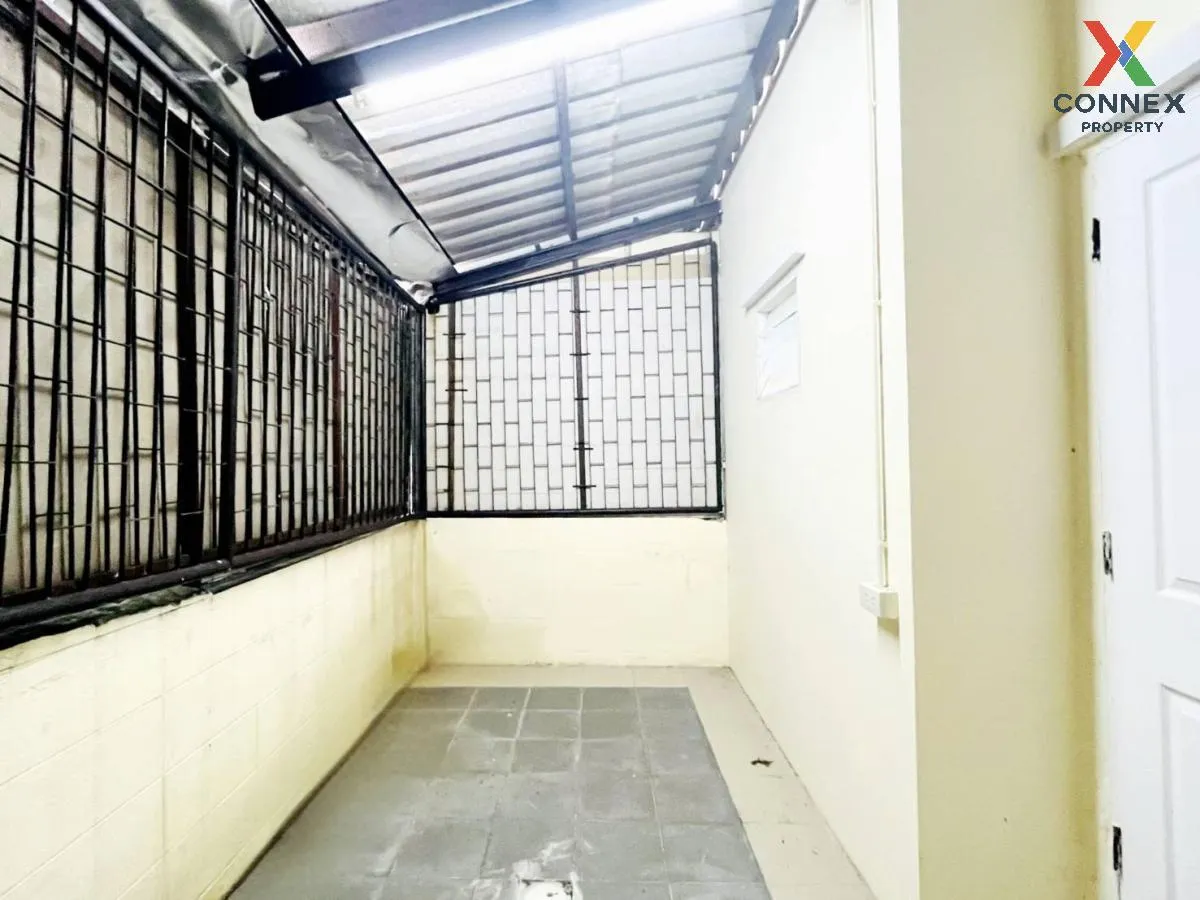 For Sale Townhouse/Townhome  , Wisetsuk Nakhon 19 , newly renovat 4