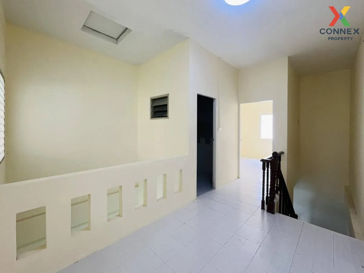 For Sale Townhouse/Townhome  , Wisetsuk Nakhon 19 , newly renovat
