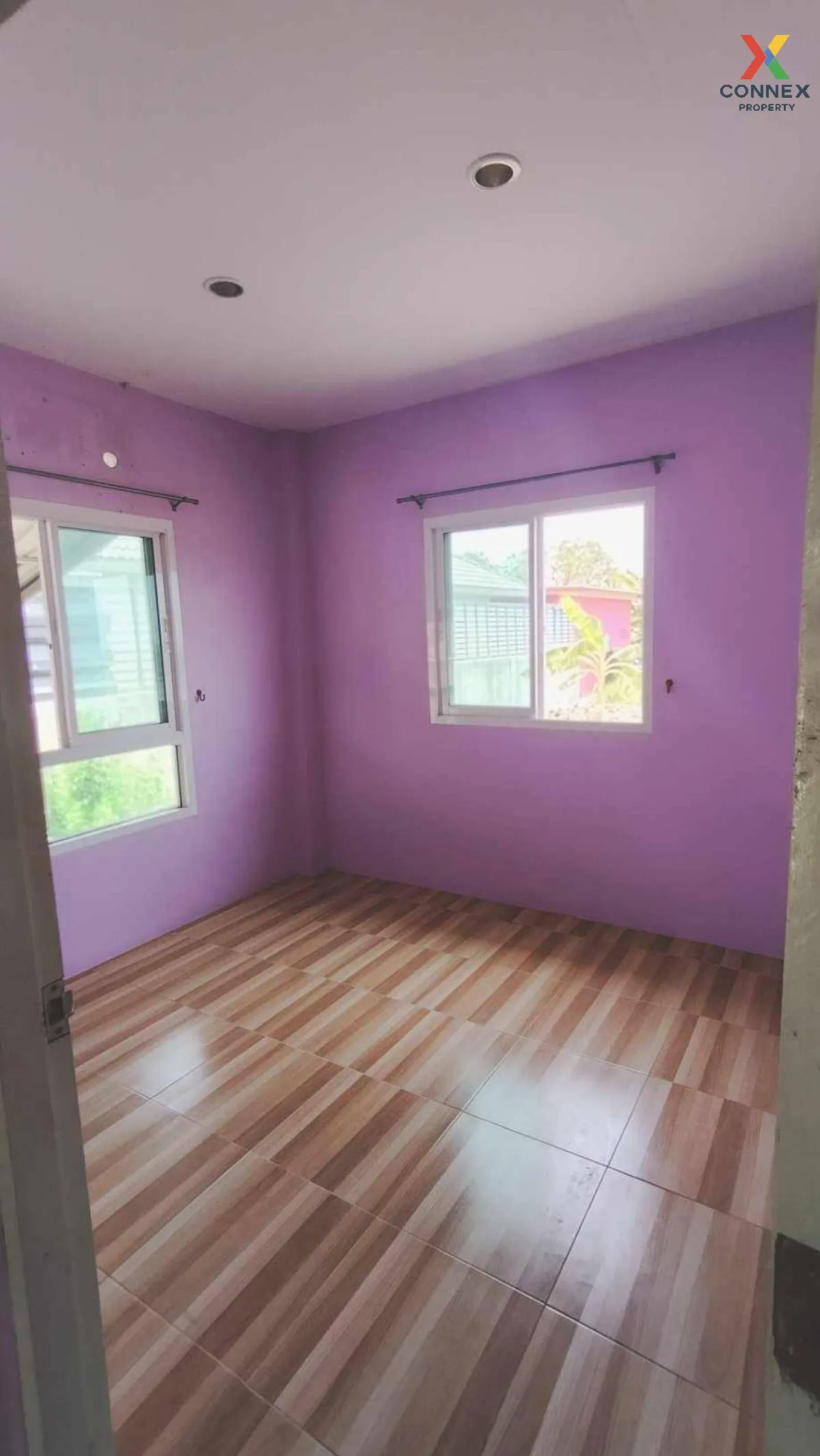 For Sale House with empty land already filled in, Thanon Khat Sub 3